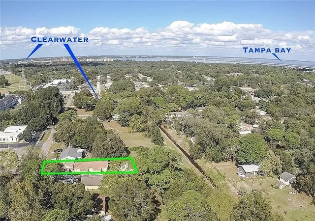 2nd image of 15501 61st St N, CLEARWATER, FL 33760