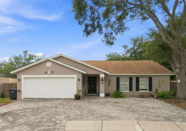 Photo 3 of Single family home for sale at 1018 Peachwood Dr, Brandon, FL 33510 | MLS# TB8538802 | Listing updated on 2026-10-11