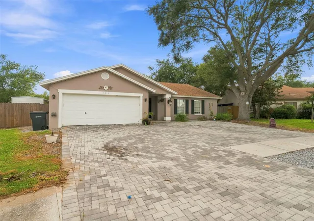 Photo 4 of Single family home for sale at 1018 Peachwood Dr, Brandon, FL 33510 | MLS# TB8538802 | Listing updated on 2026-10-11