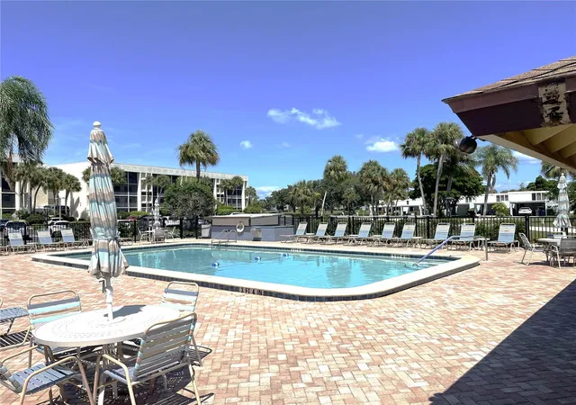 4th image of 4119 61St Ave Ter W, Bradenton, FL 34210