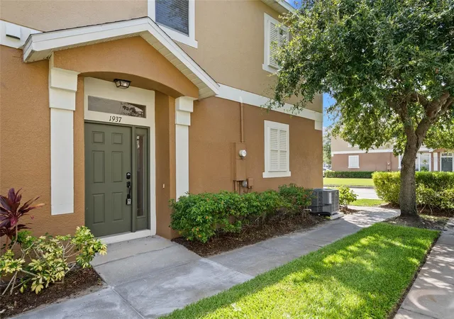 2nd image of 1937 Estancia Cir #1937, Kissimmee, FL 34741 | MLS# O6433509