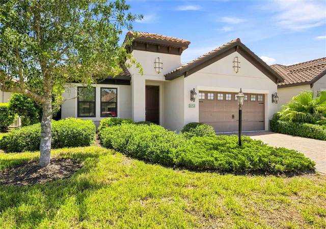 4th image of 26764 Weiskopf Dr, Englewood, FL 34223 | MLS# A4702967