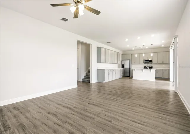 3rd image of 1128 Sugarwood St, Davenport, FL 33837 | MLS# S5155621