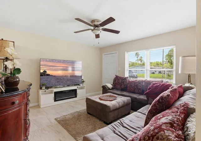 2nd image of 4915 Pine Needle Dr, Orlando, FL 32808 | MLS# O6433523