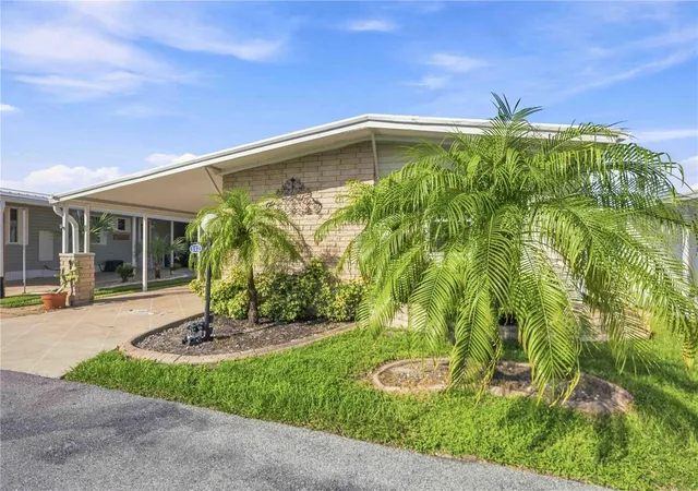 2nd image of 112 Island Point Rd, North Port, FL 34287 | MLS# D6148410