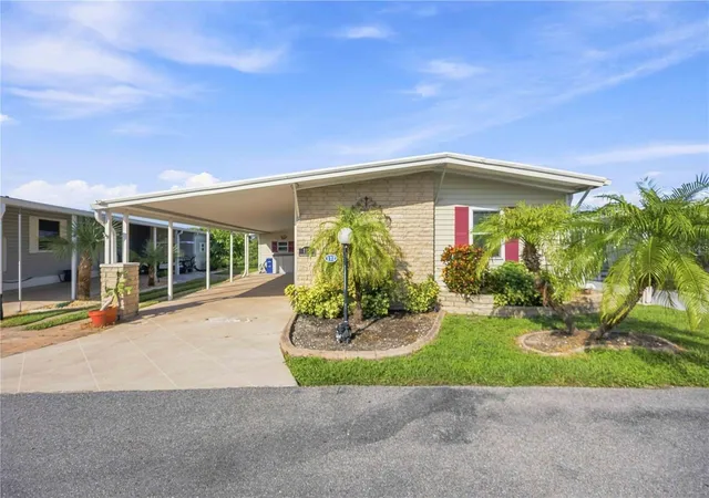 3rd image of 112 Island Point Rd, North Port, FL 34287 | MLS# D6148410