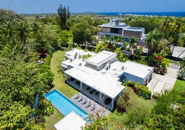 Photo 1 of Single family home for sale at 1 Dorado Beach Ests, Dorado, PR 00646 | MLS# PR9123402 | Listing updated on 2026-08-21