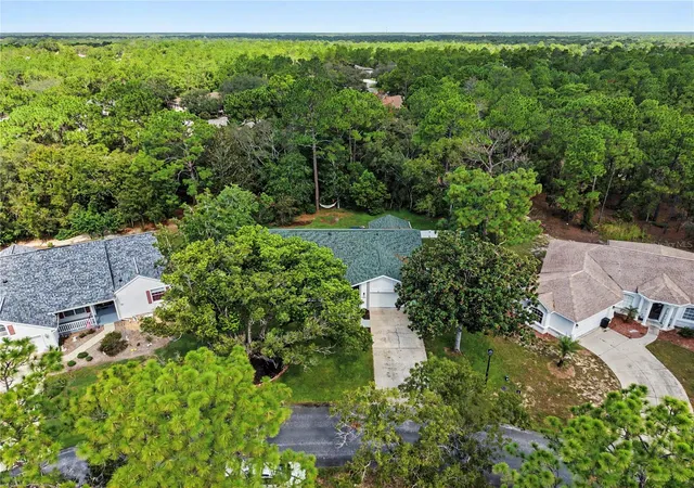 3rd image of 10 Colubrina Ct, Homosassa, FL 34446 | MLS# GC542738