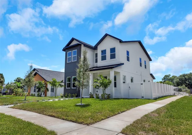 3rd image of 617 Folsom St S, Saint Petersburg, FL 33707 | MLS# TB8538839