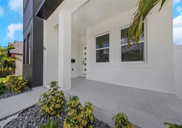 4th image of 617 Folsom St S, Saint Petersburg, FL 33707 | MLS# TB8538839