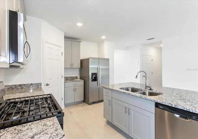 3rd image of 4542 Eagle Perch Ct, Saint Cloud, FL 34772 | MLS# TB8538846