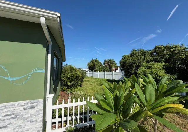 4th image of 2201 Aaron St, Port Charlotte, FL 33952 | MLS# N6145360