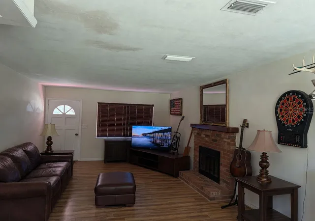 Photo 3 of Single family home for sale at 876 Shaw Lake Rd, Pierson, FL 32180 | MLS# R4911818 | Listing updated on 2026-10-01