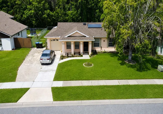Photo 2 of Sale Pending at 707 Iowa Woods Cir E, Orlando, FL 32824 | MLS# S5155631 | Listing updated on 2026-08-20