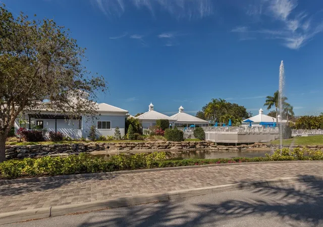 Photo 4 of Single family home for sale at 444 Tremingham Way, Venice, FL 34293 | MLS# A4702985 | Listing updated on 2026-08-18