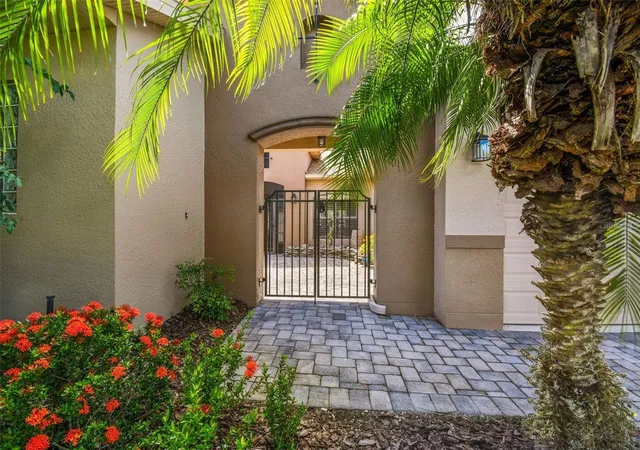 Photo 4 of Sale Pending at 141 Lemon Grv Dr, Kissimmee, FL 34759 | MLS# S5155632 | Listing updated on 2026-08-19