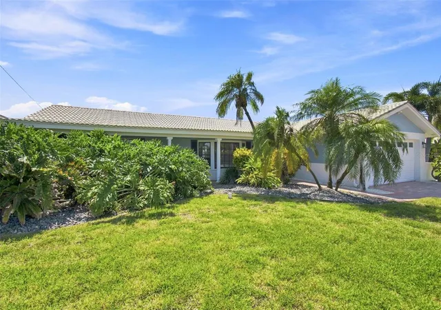 3rd image of 11900 7Th St E, Treasure Island, FL 33706 | MLS# TB8538908