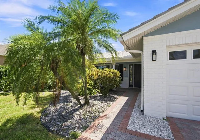 4th image of 11900 7Th St E, Treasure Island, FL 33706 | MLS# TB8538908