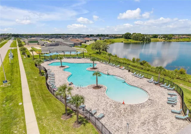 Photo 3 of Single family home for sale at 3927 Palazzo Pl, Winter Haven, FL 33884 | MLS# V4950730 | Listing updated on 2026-10-10