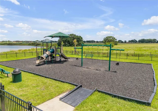 Photo 4 of Single family home for sale at 3927 Palazzo Pl, Winter Haven, FL 33884 | MLS# V4950730 | Listing updated on 2026-10-10