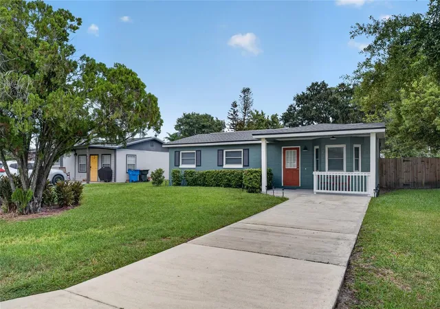 Photo 3 of Single family home for sale at 237 California Ave, Saint Cloud, FL 34769 | MLS# S5155635 | Listing updated on 2026-08-22