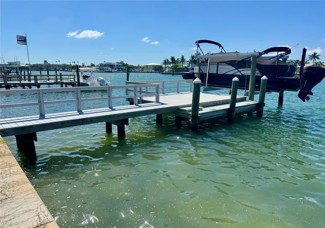 2nd image of 530 115th Ave, Treasure Island, FL 33706 | MLS# TB8538916