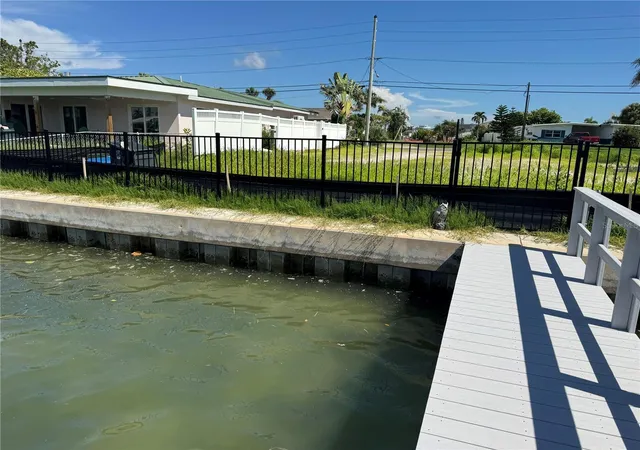 3rd image of 530 115th Ave, Treasure Island, FL 33706 | MLS# TB8538916