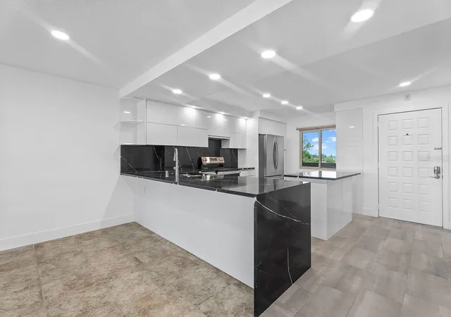 4th image of 9604 Cortez Rd W #233, Bradenton, FL 34210 | MLS# A4702990