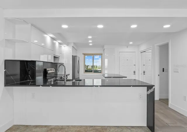 5th image of 9604 Cortez Rd W #233, Bradenton, FL 34210 | MLS# A4702990