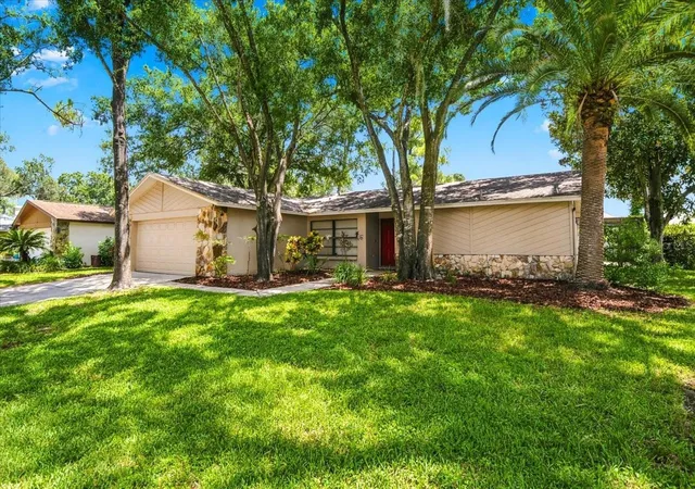 2nd image of 14105 Knottingsley Pl, Tampa, FL 33624 | MLS# TB8538926