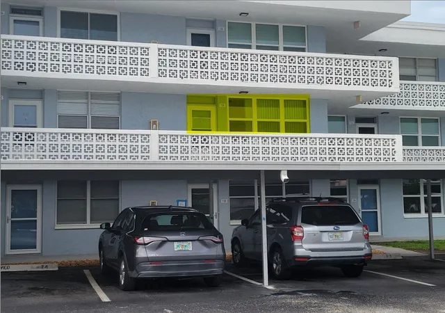 2nd image of 4880 Locust St Ne #235, Saint Petersburg, FL 33703 | MLS# TB8538928