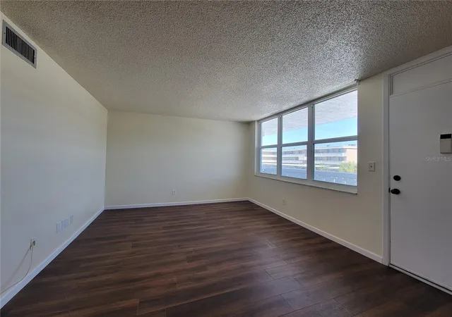 5th image of 4880 Locust St Ne #235, Saint Petersburg, FL 33703 | MLS# TB8538928