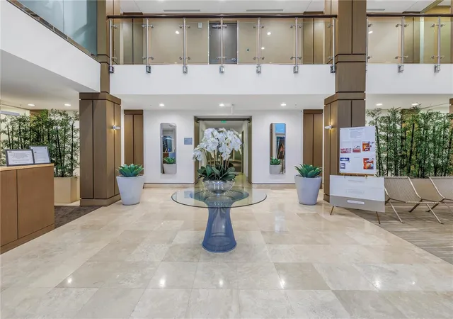4th image of 400 4Th Ave S #701, Saint Petersburg, FL 33701 | MLS# TB8538929