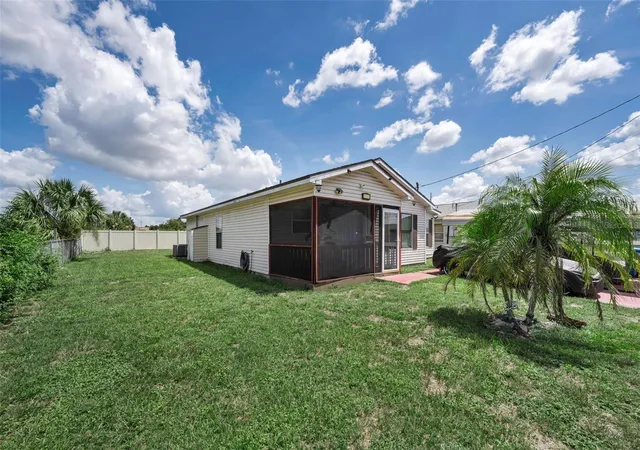 Photo 2 of Single family home for sale at 7526 Carolton Cir, Tampa, FL 33619 | MLS# A4702997 | Listing updated on 2026-08-17