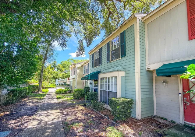 3rd image of 1844 Mill Run Cir, Tampa, FL 33613 | MLS# W7888611