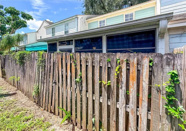 4th image of 1844 Mill Run Cir, Tampa, FL 33613 | MLS# W7888611