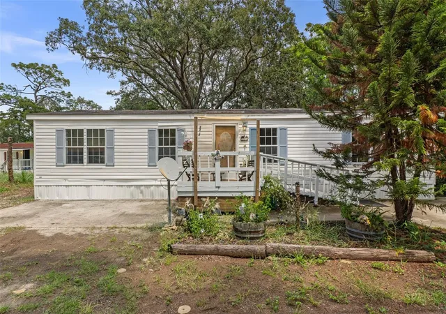 4th image of 3322 Susan Dr, Spring Hill, FL 34606 | MLS# A4703008