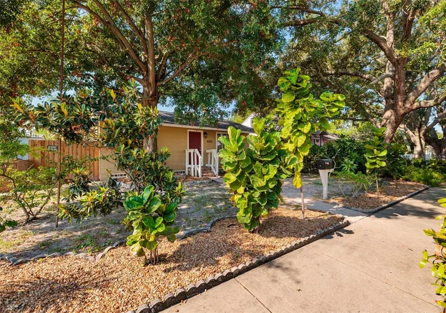 Photo 3 of Single family home for sale at 6376 4th Avenue S, Saint Petersburg, FL 33707 | MLS# TB8538976 | Listing updated on 2026-09-26