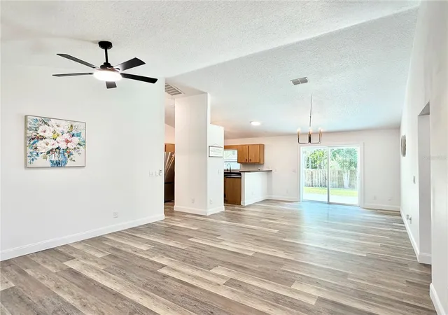 Photo 3 of Sale Pending at 6150 SE 122nd Lane, Belleview, FL 34420 | MLS# R4911819 | Listing updated on 2026-08-27