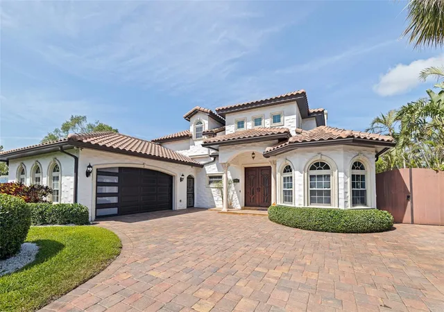Photo 1 of Single family home for sale at 3931 Pompano Dr Se, Saint Petersburg, FL 33705 | MLS# TB8538980 | Listing updated on 2026-10-22