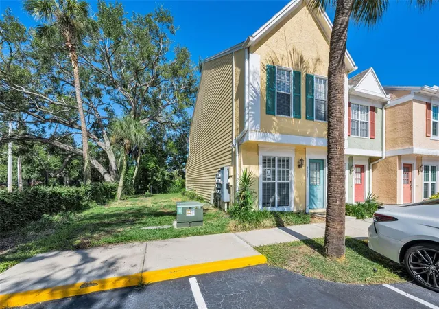 2nd image of 3403 W Wyoming Cir #3403, Tampa, FL 33611 | MLS# TB8538992