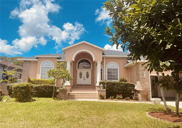 Photo 2 of Single family home for sale at 7116 Pebble Beach Ln, Seminole, FL 33777 | MLS# G5116476 | Listing updated on 2026-08-31
