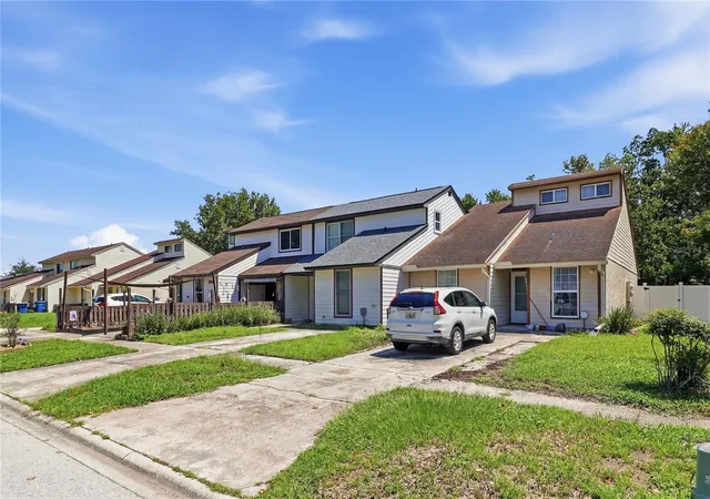 Photo 3 of Townhouse for sale at 1945 Oak Water Dr, Jacksonville, FL 32225 | MLS# G5116479 | Listing updated on 2026-08-27