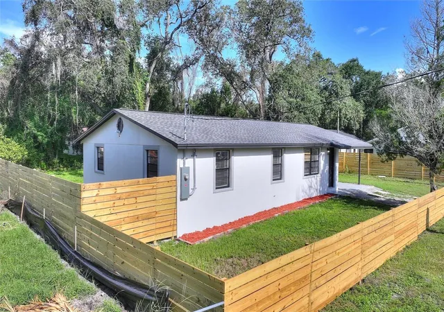 4th image of 10016 N 10Th St, Tampa, FL 33612 | MLS# TB8539045