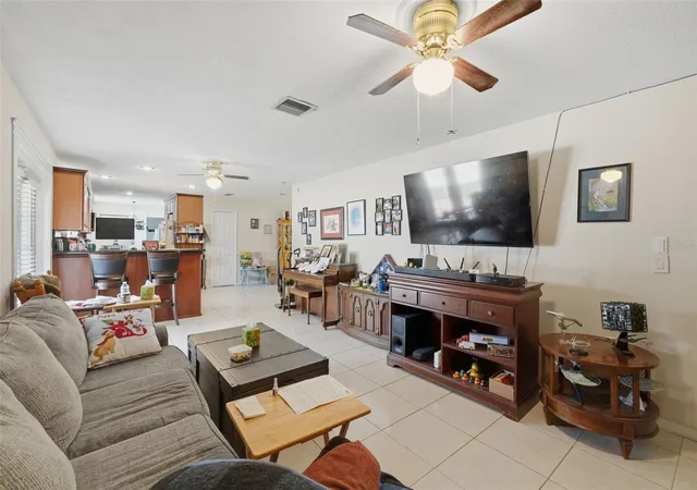 Photo 4 of Single family home for sale at 701 Milan Ct, Altamonte Springs, FL 32714 | MLS# O6433750 | Listing updated on 2026-10-06