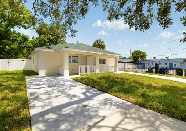 2nd image of 1414 17th Ave W #A&B, Bradenton, FL 34205 | MLS# A4703039