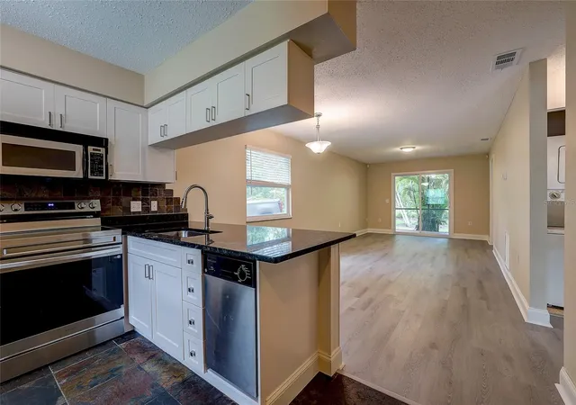 3rd image of 4625 Summerwind Dr #13, Sarasota, FL 34234 | MLS# A4703044