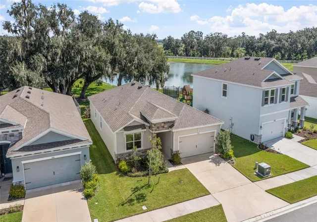 4th image of 3504 Crescent Peak Wy, Plant City, FL 33565 | MLS# TB8539099