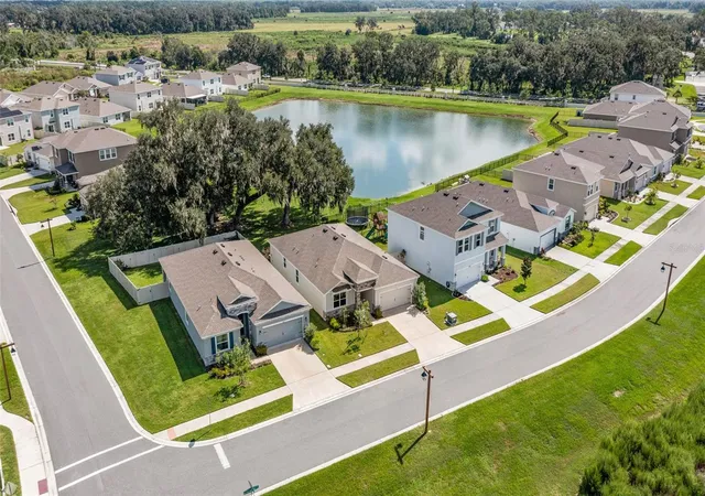 5th image of 3504 Crescent Peak Wy, Plant City, FL 33565 | MLS# TB8539099