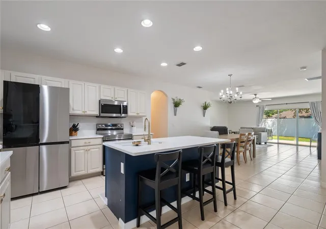 Photo 4 of Single family home for sale at 618 Bainbridge Loop, Winter Garden, FL 34787 | MLS# O6433781 | Listing updated on 2026-10-09